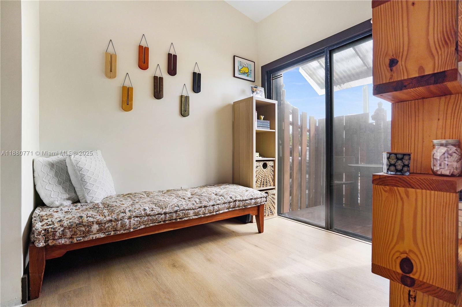 PINE ISLAND LAKES TOWNHOM - Residential