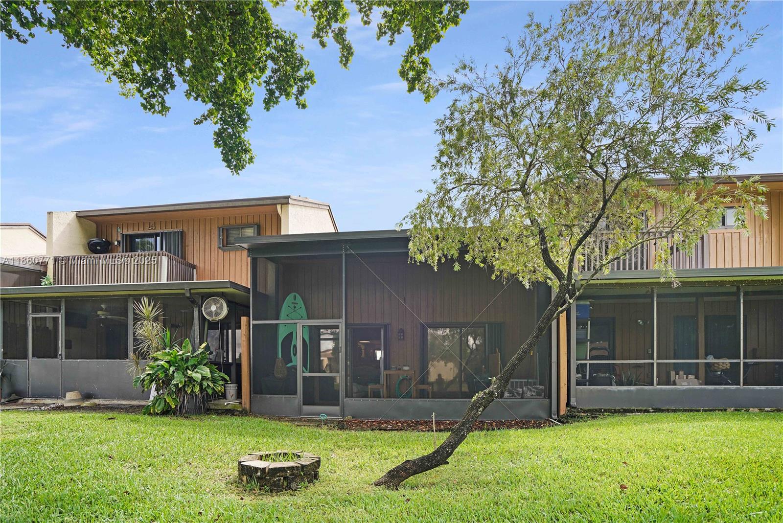 PINE ISLAND LAKES TOWNHOM - Residential