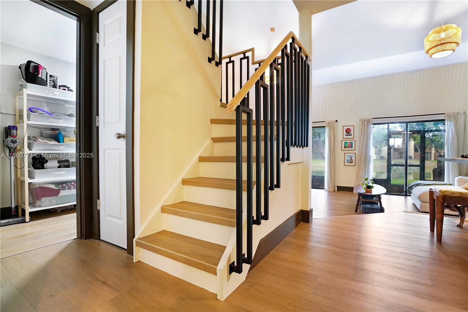 PINE ISLAND LAKES TOWNHOM - Residential