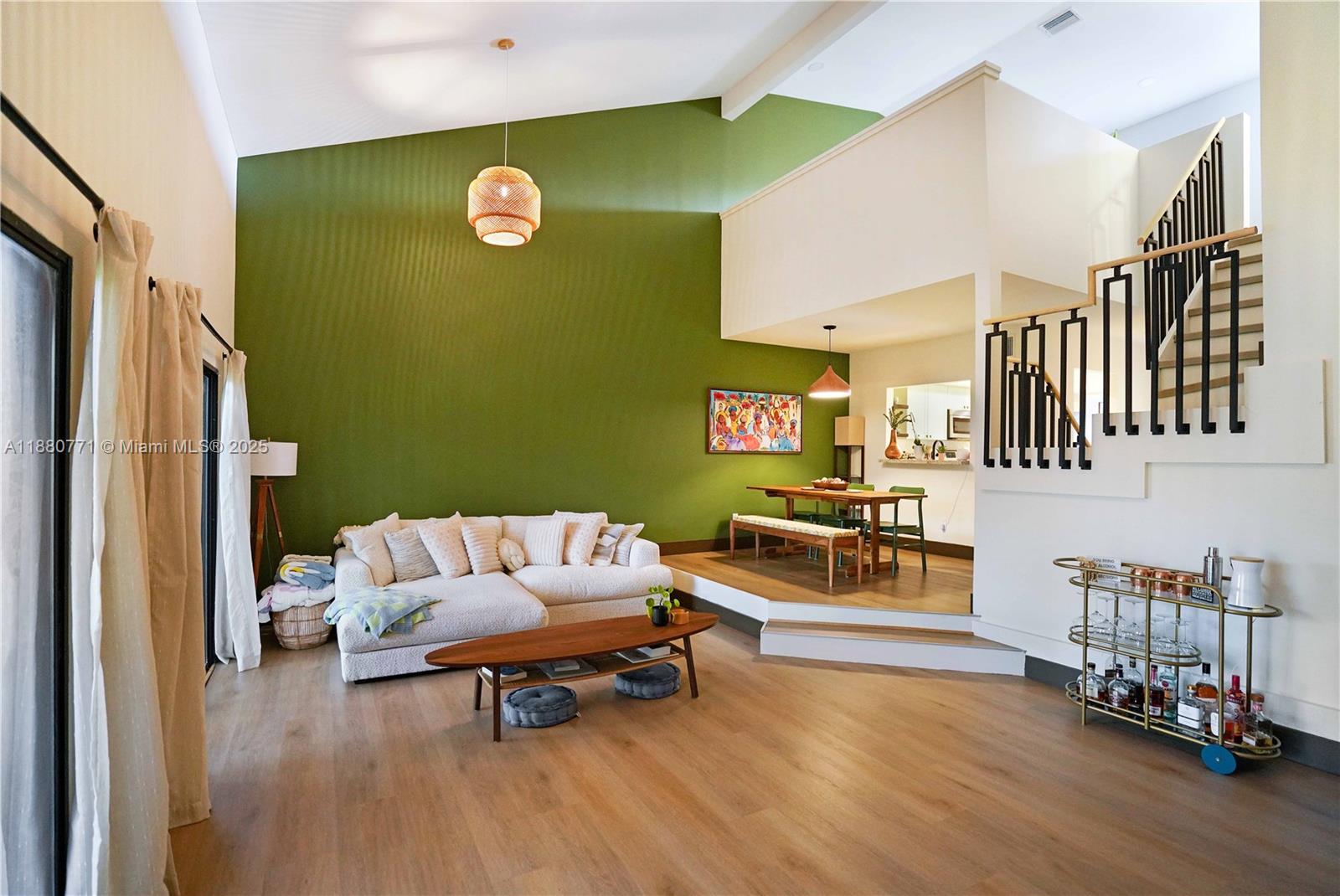 PINE ISLAND LAKES TOWNHOM - Residential