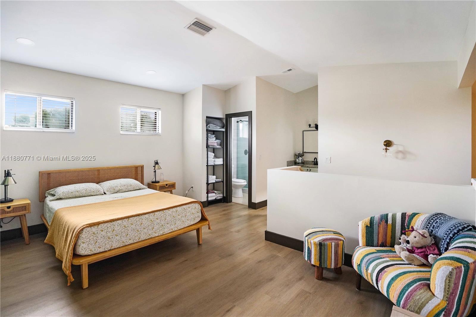 PINE ISLAND LAKES TOWNHOM - Residential