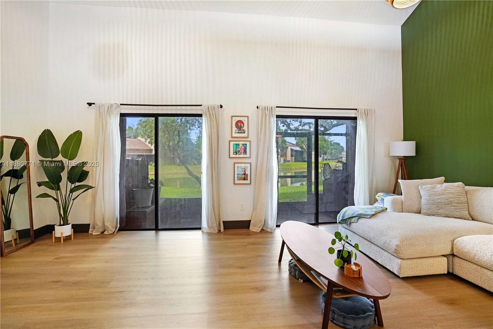 PINE ISLAND LAKES TOWNHOM - Residential