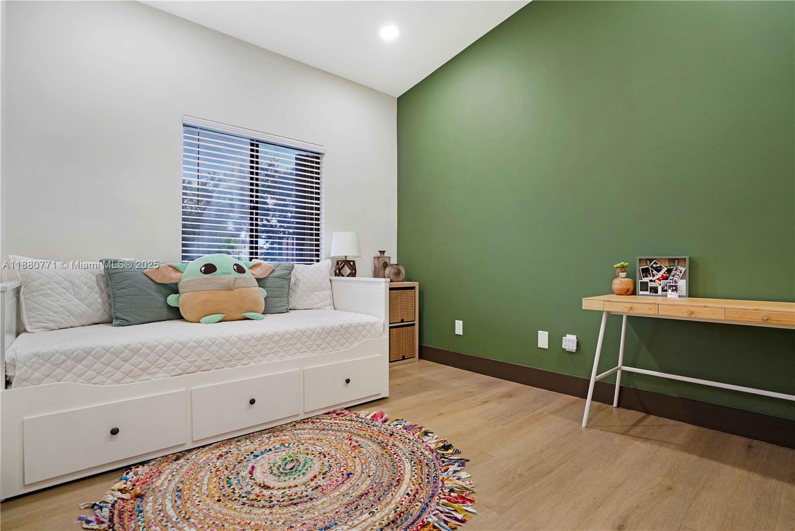 PINE ISLAND LAKES TOWNHOM - Residential