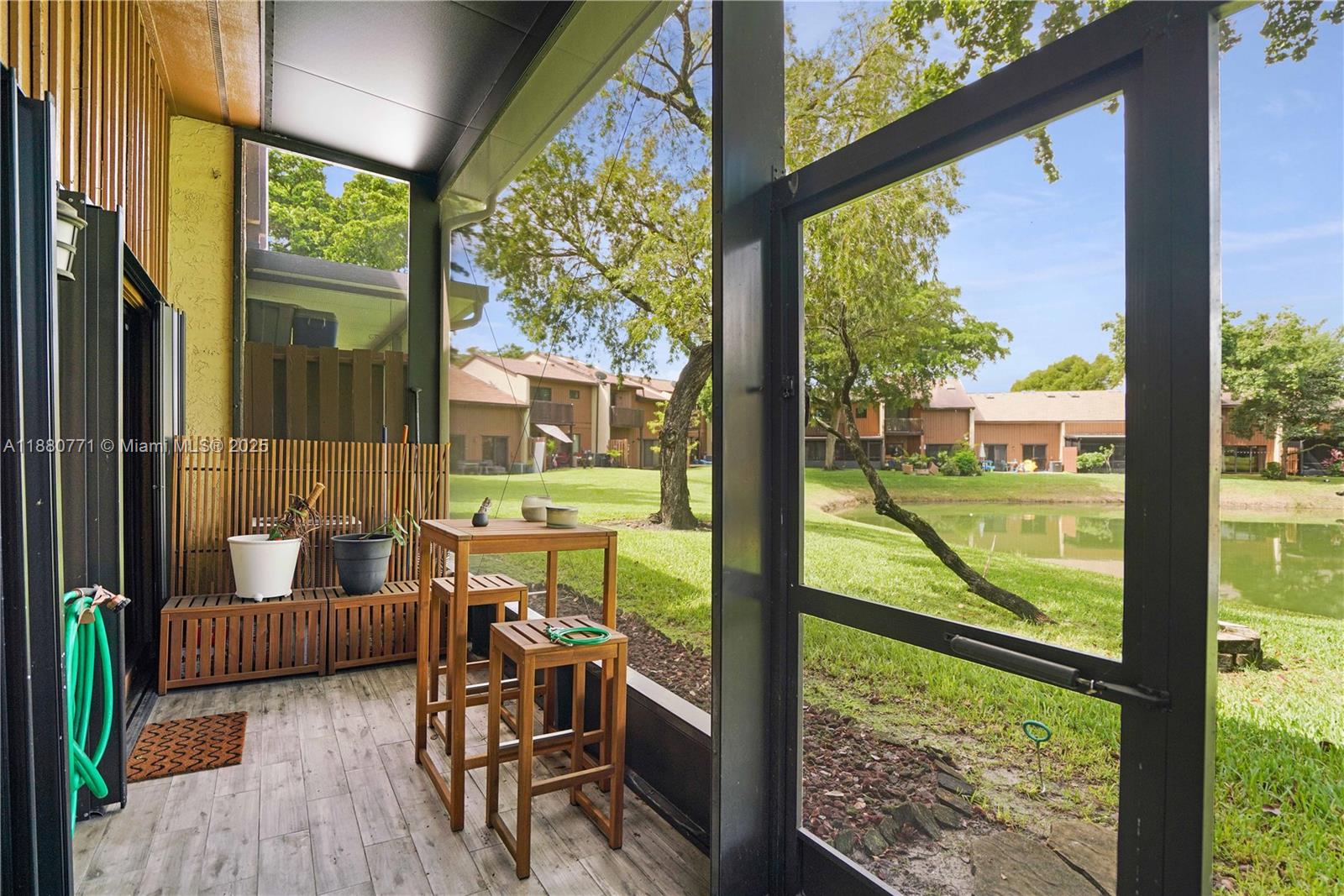 PINE ISLAND LAKES TOWNHOM - Residential