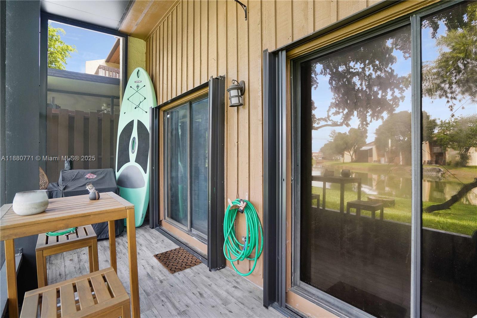 PINE ISLAND LAKES TOWNHOM - Residential