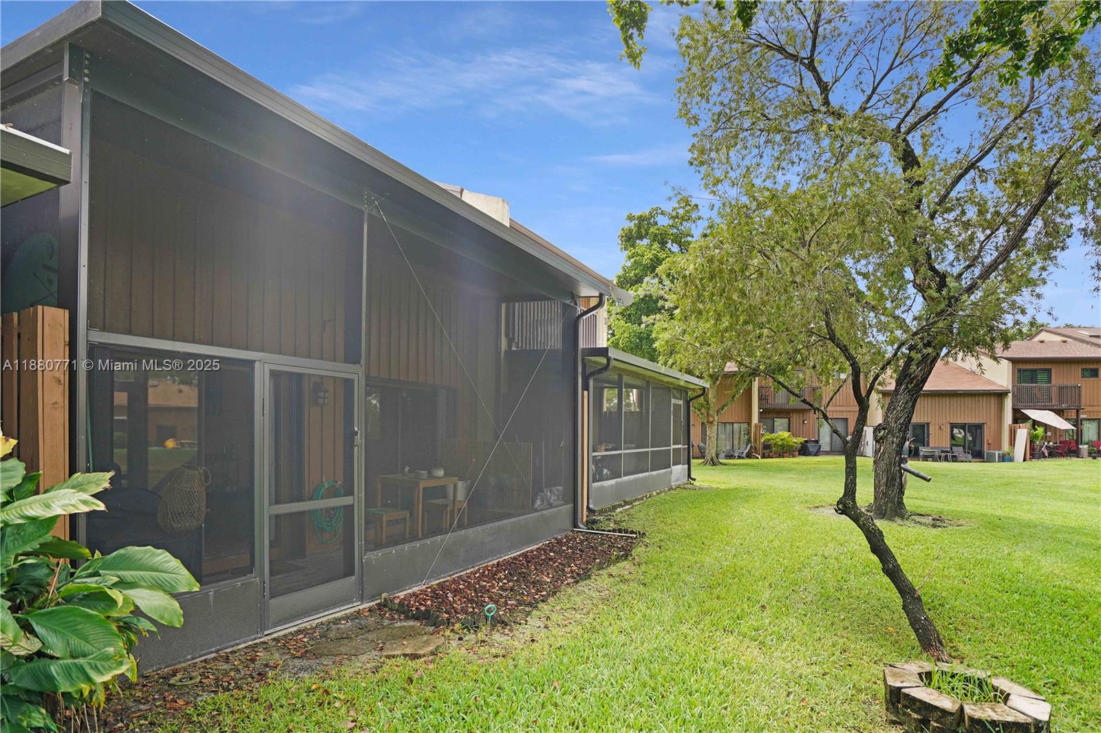 PINE ISLAND LAKES TOWNHOM - Residential