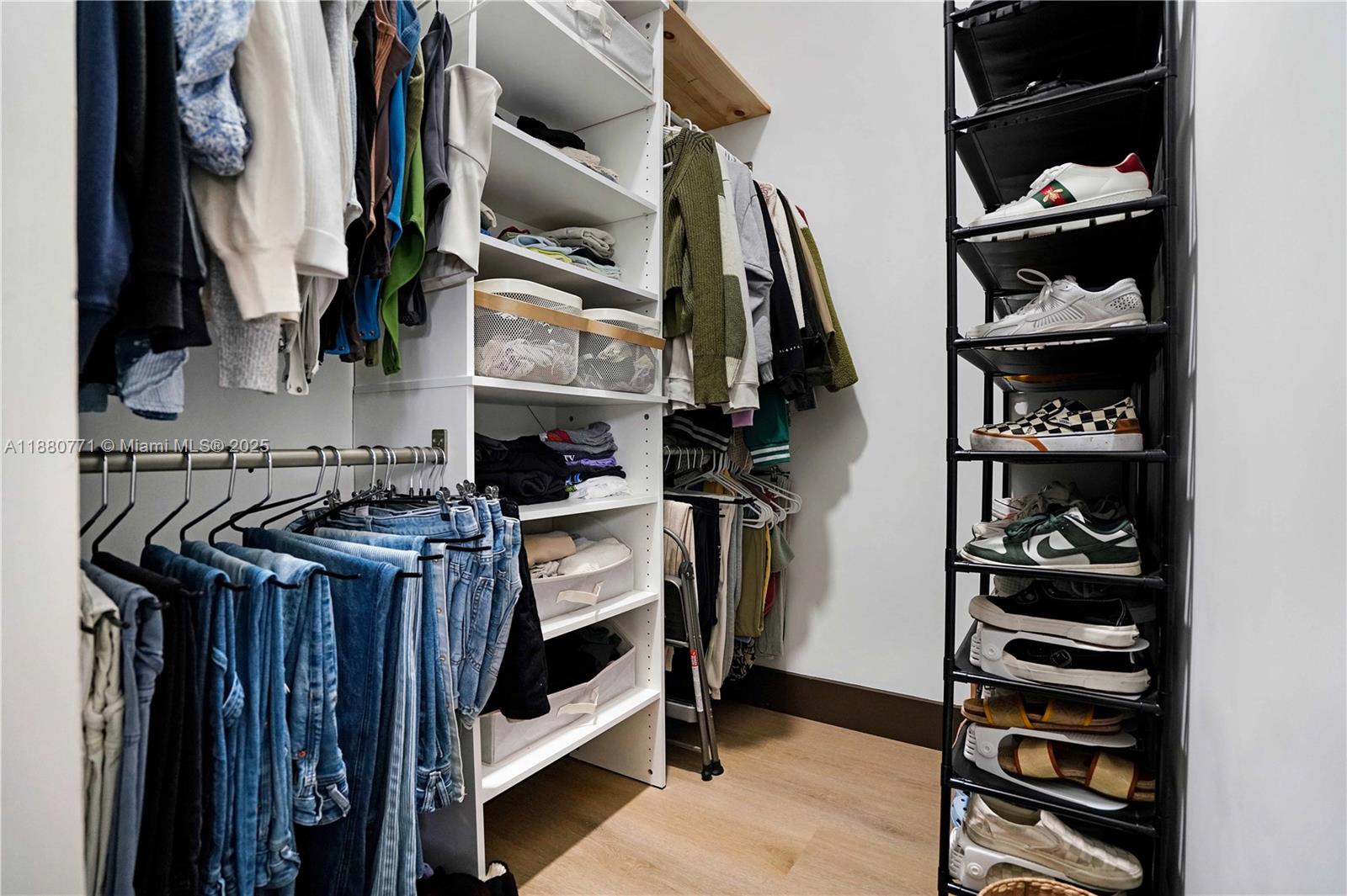 PINE ISLAND LAKES TOWNHOM - Residential