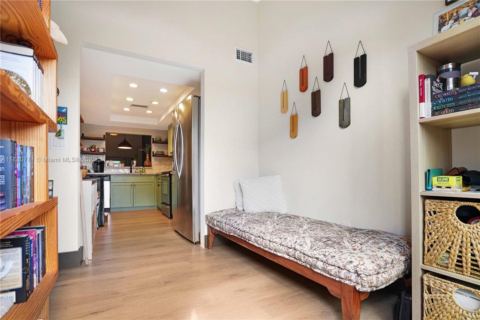 PINE ISLAND LAKES TOWNHOM - Residential