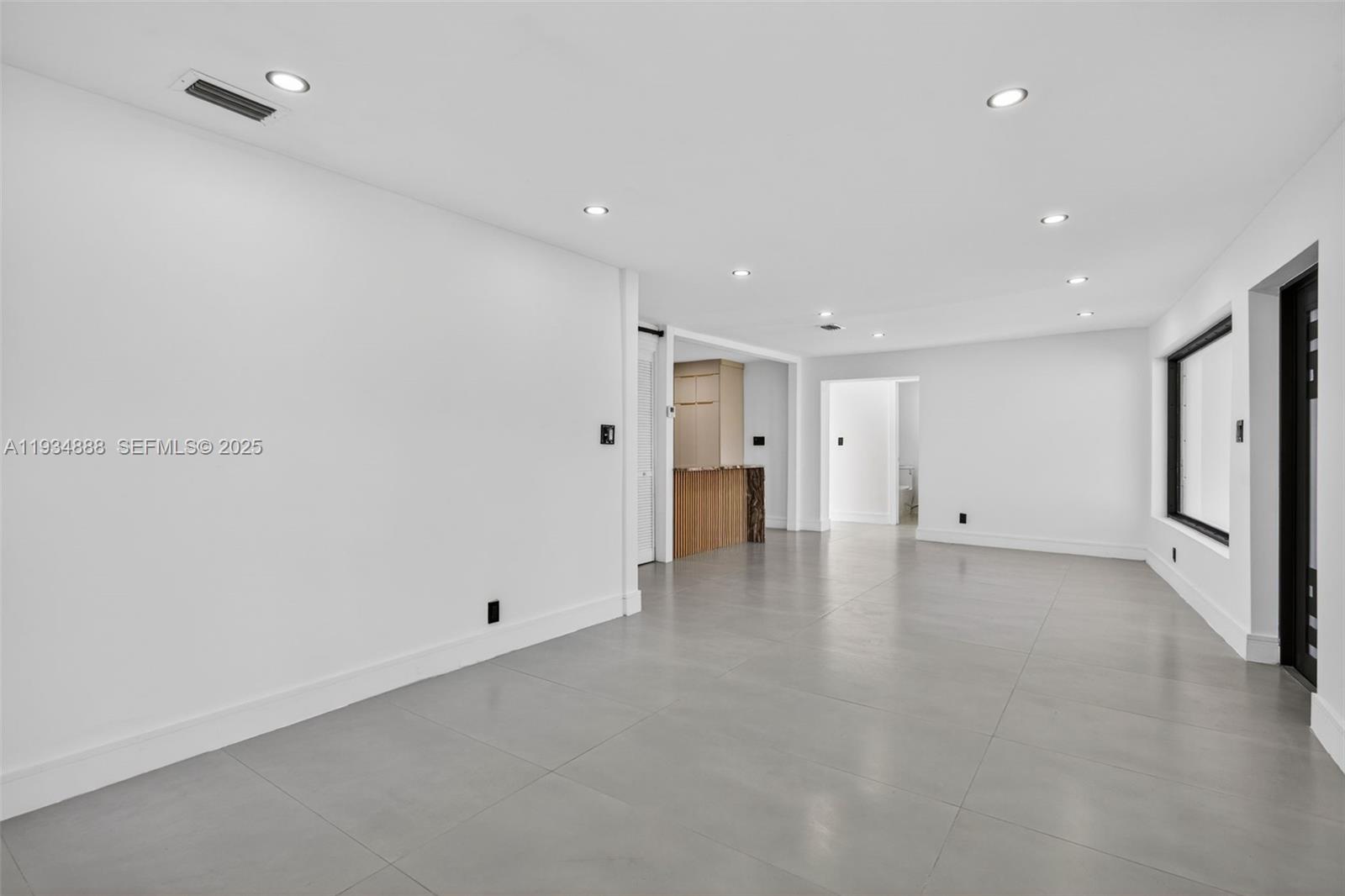 CRESTHAVEN NO 3 - Residential