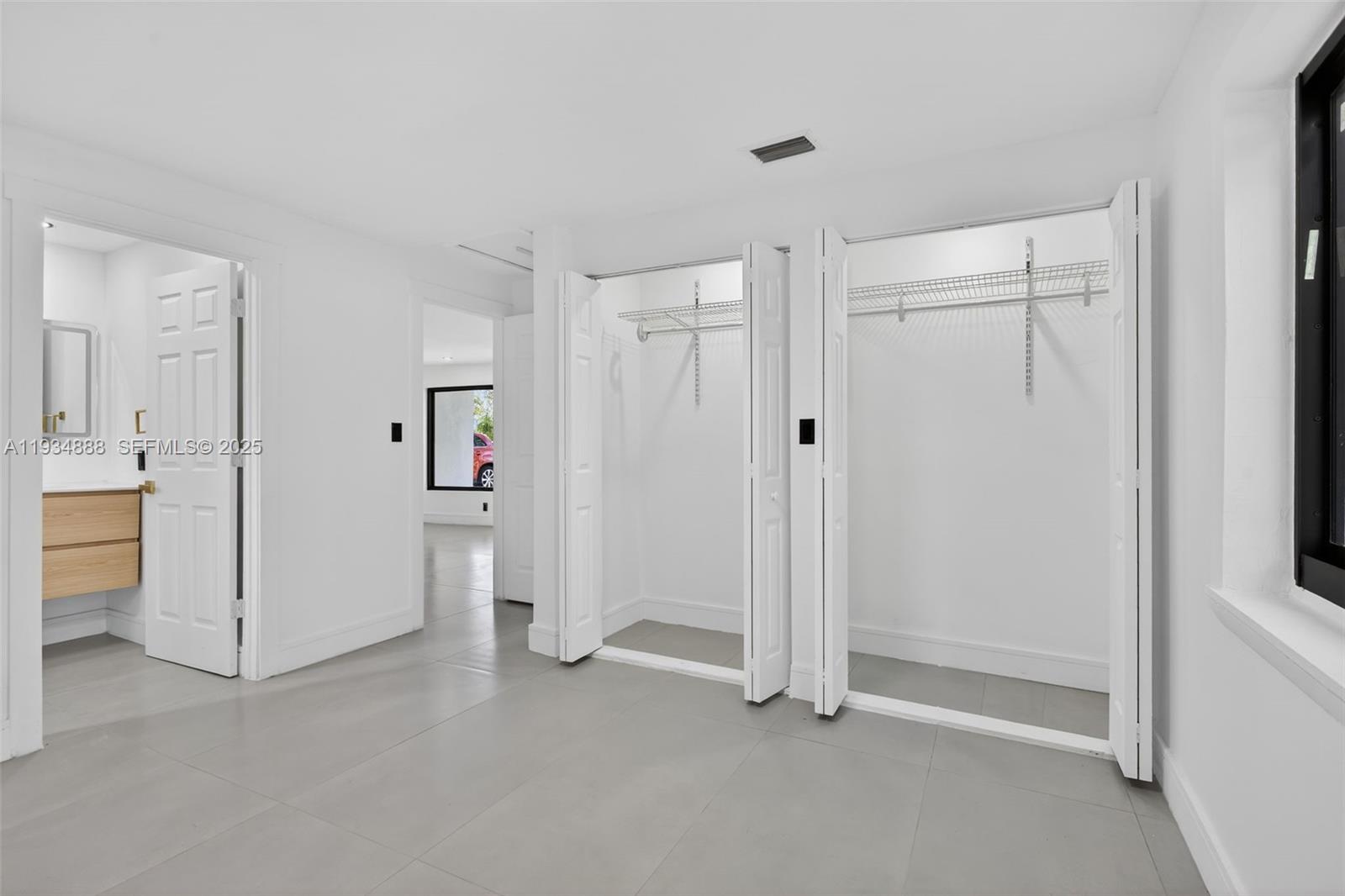 CRESTHAVEN NO 3 - Residential