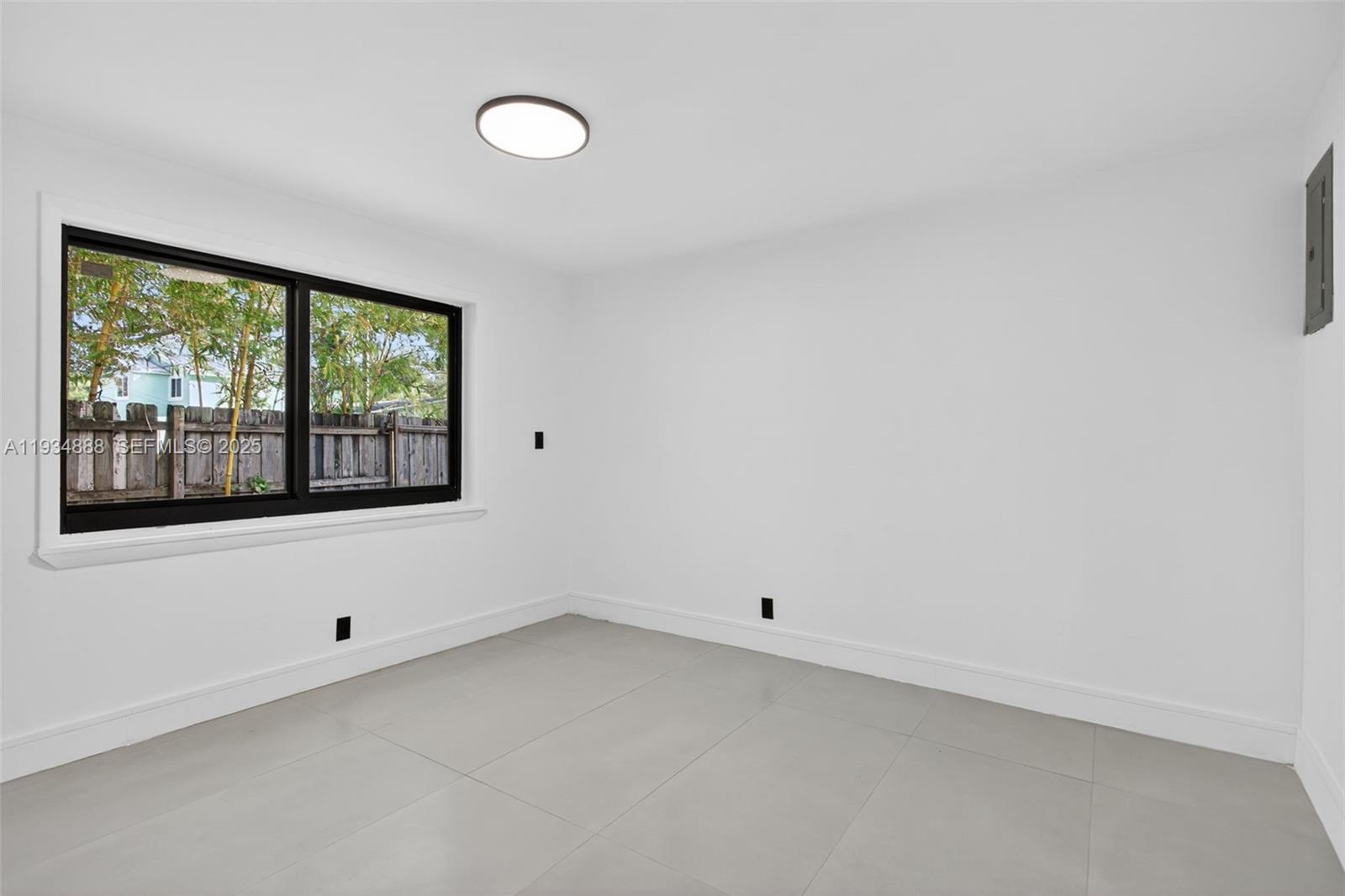 CRESTHAVEN NO 3 - Residential