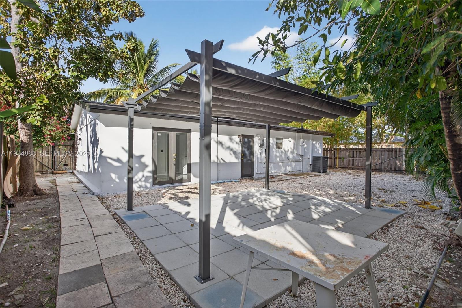 CRESTHAVEN NO 3 - Residential