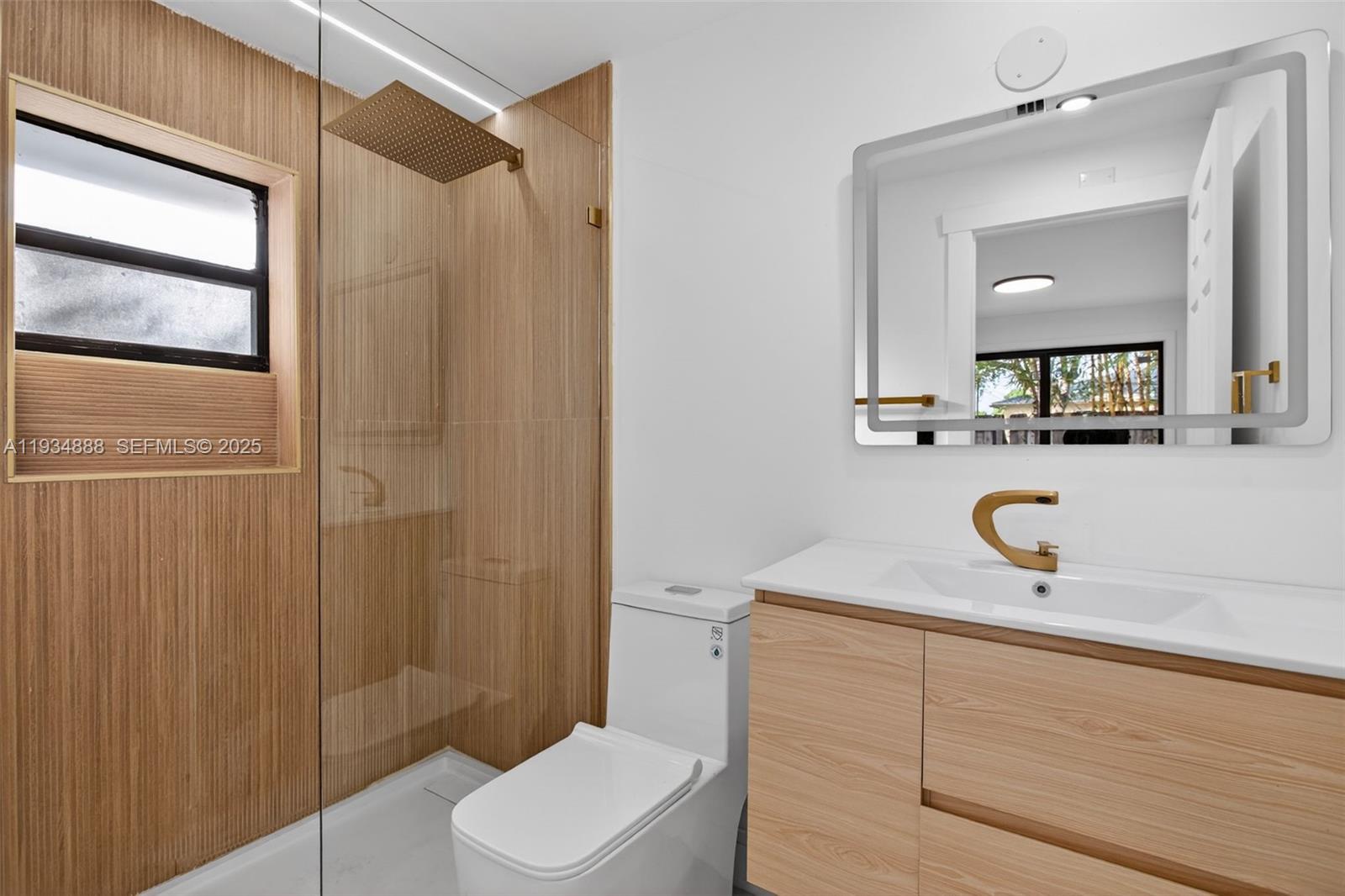 CRESTHAVEN NO 3 - Residential