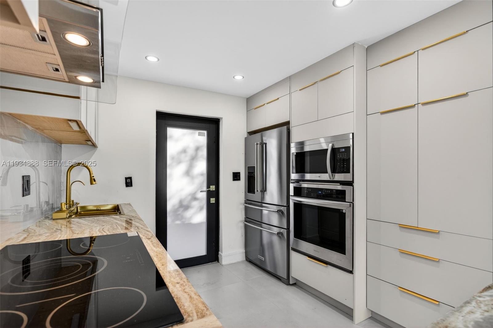 CRESTHAVEN NO 3 - Residential