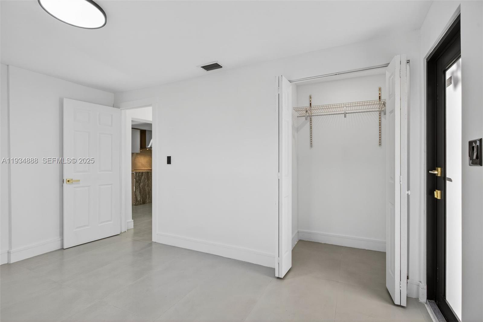 CRESTHAVEN NO 3 - Residential