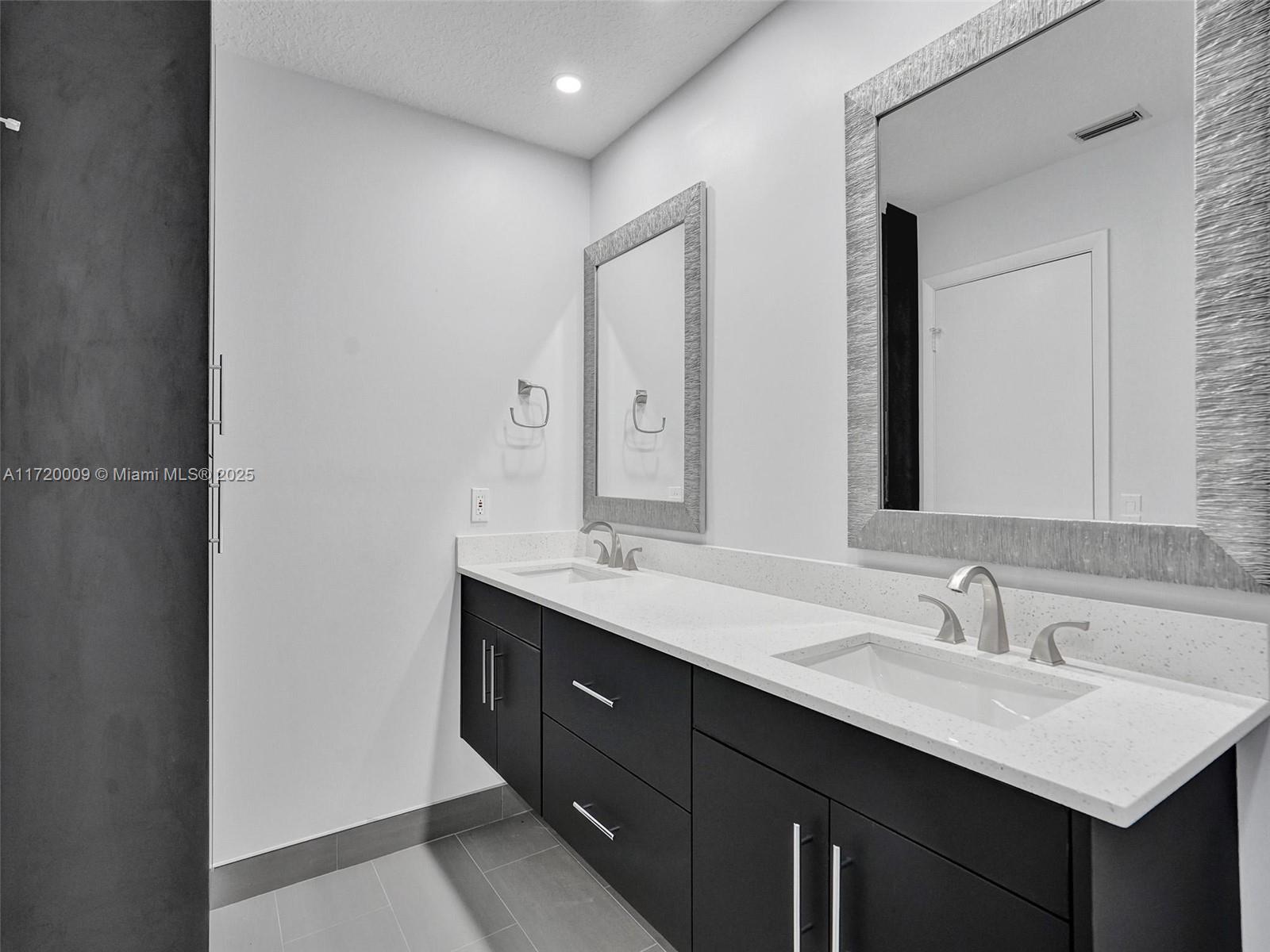 U S LEND LEASE PLAT NO ON - Residential