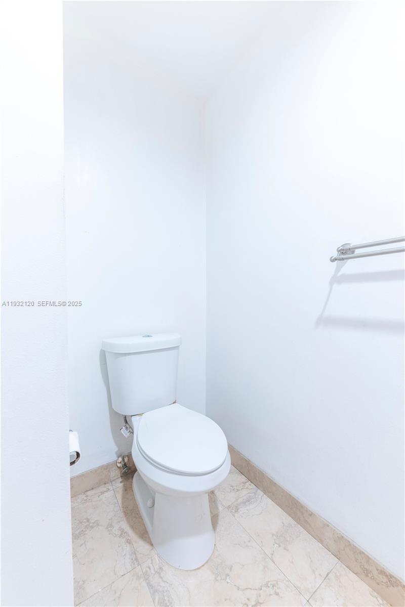 NAPOLI GARDENS AT CORAL S - Residential Lease