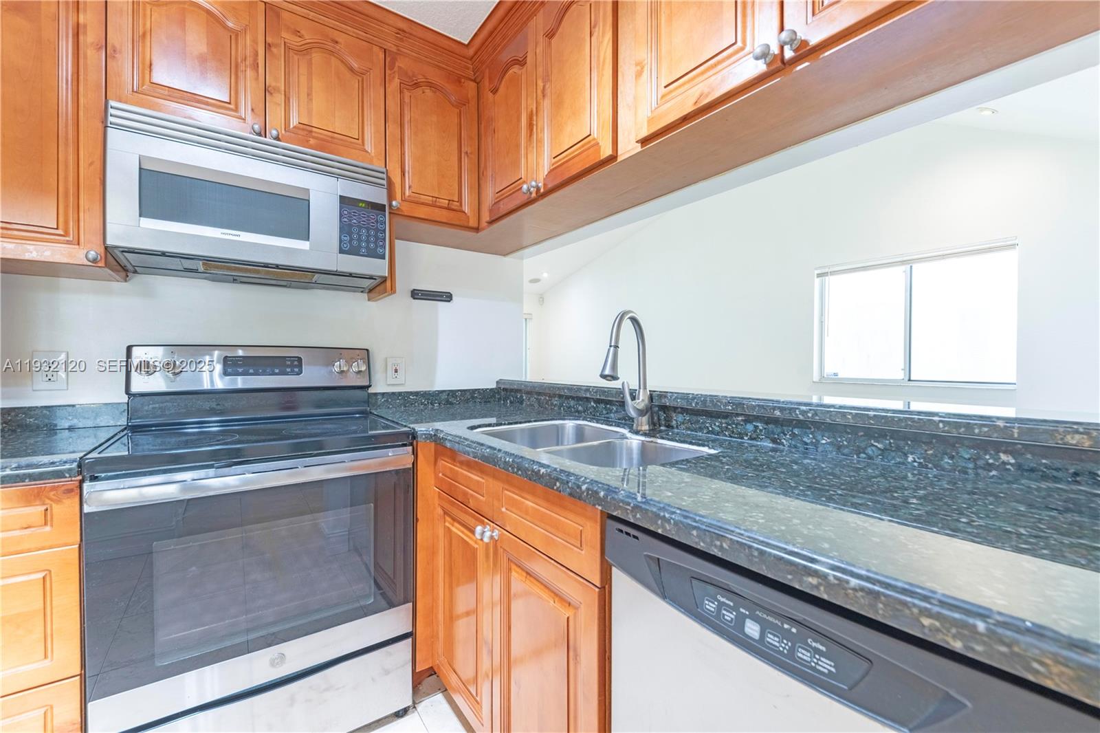 NAPOLI GARDENS AT CORAL S - Residential Lease