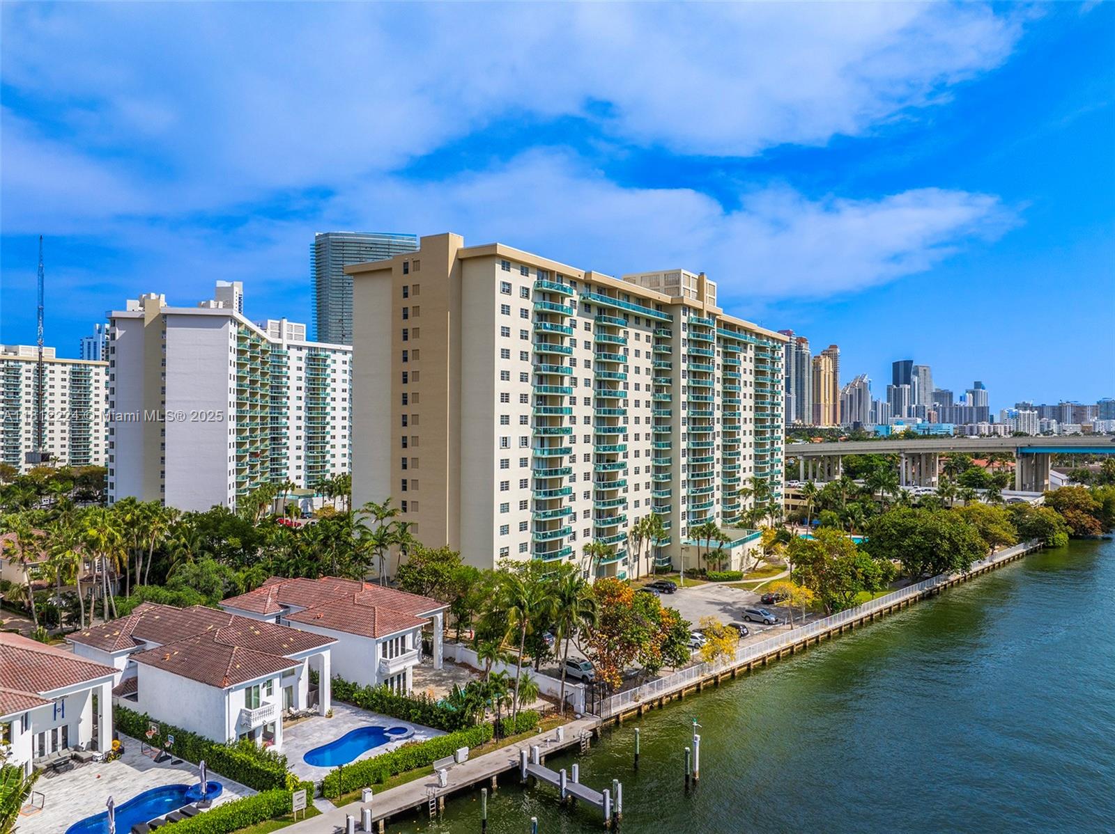 OCEANVIEW BUILDING A COND - Residential