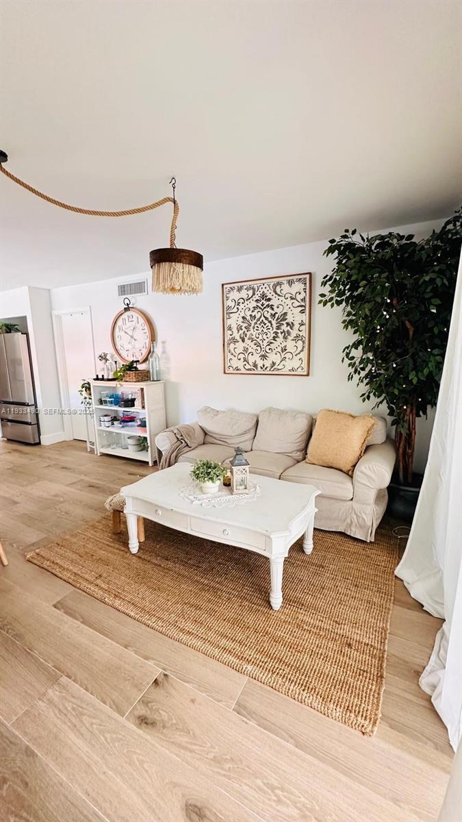 RACQUET CLUB APARTMENTS A - Residential