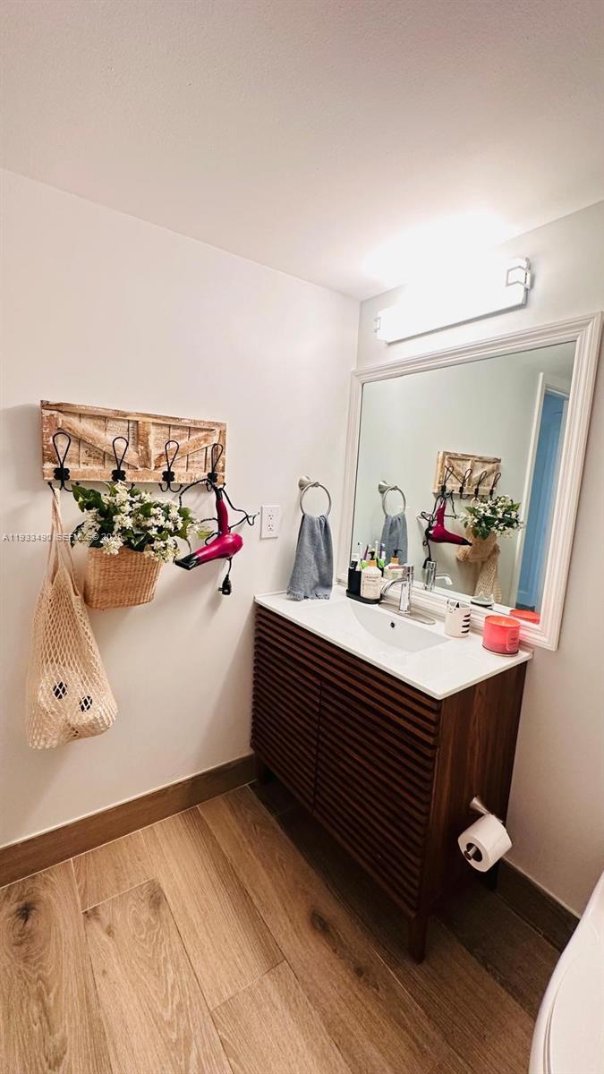 RACQUET CLUB APARTMENTS A - Residential