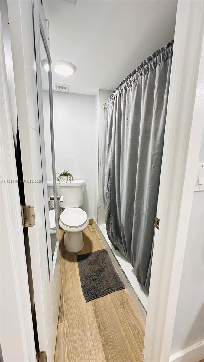 RACQUET CLUB APARTMENTS A - Residential