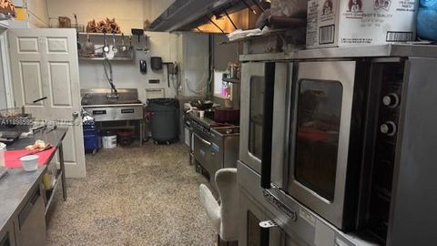 445 W 29th St Hialeah FL 33012