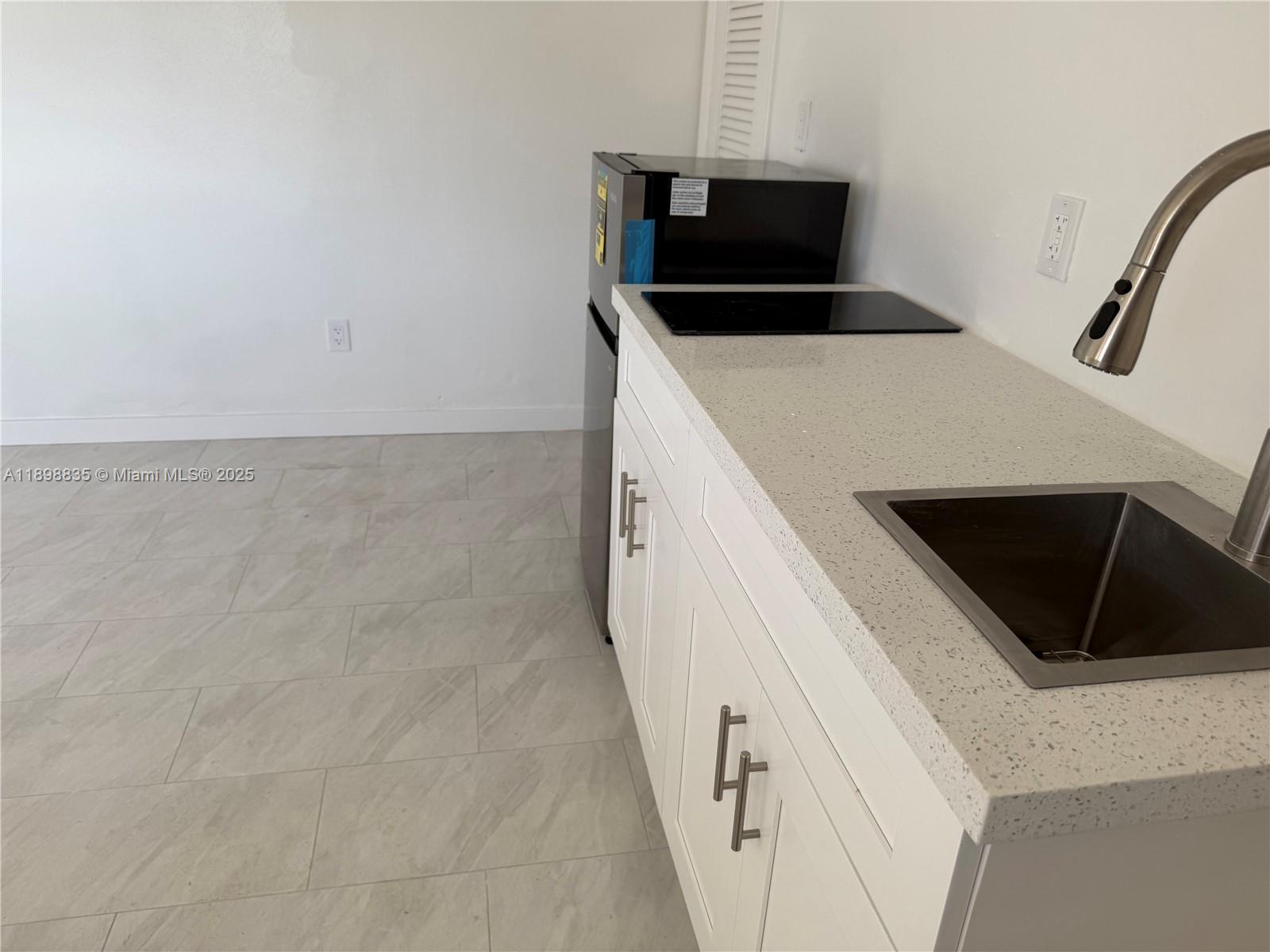 HOLLYWOOD PARK - Residential Lease