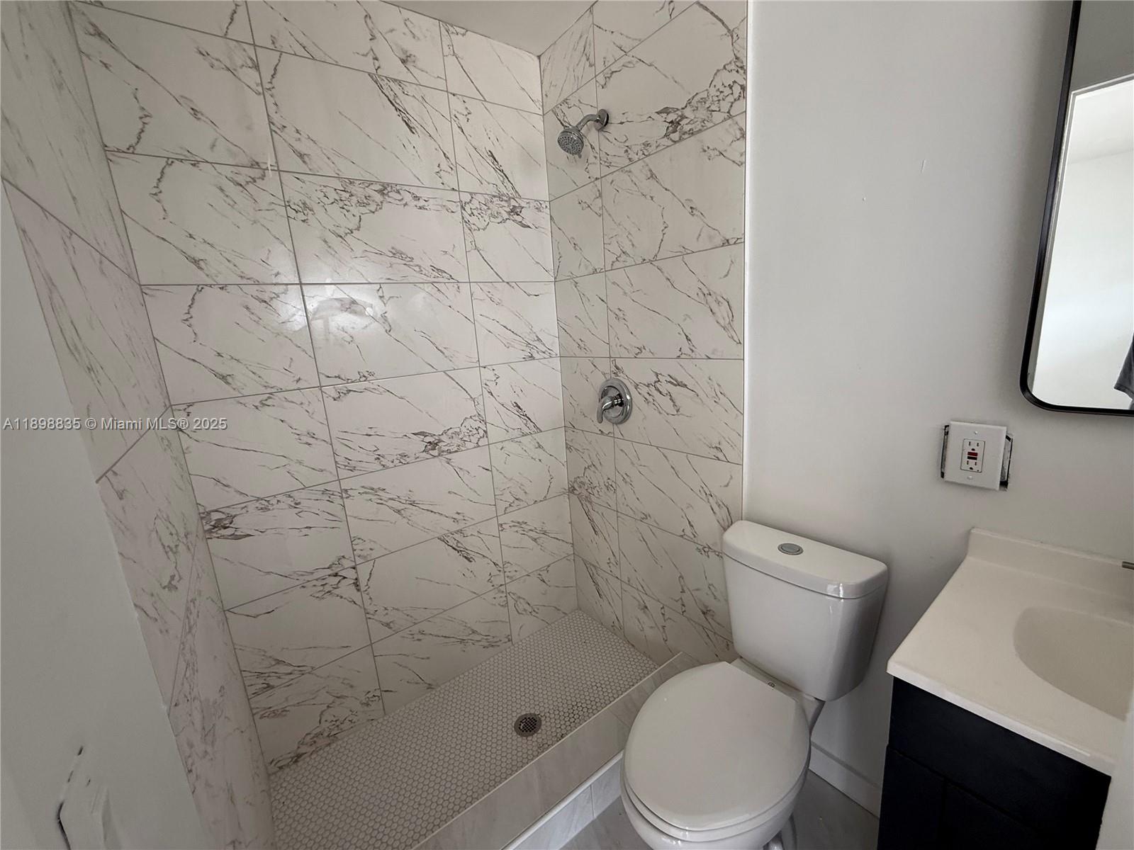 HOLLYWOOD PARK - Residential Lease