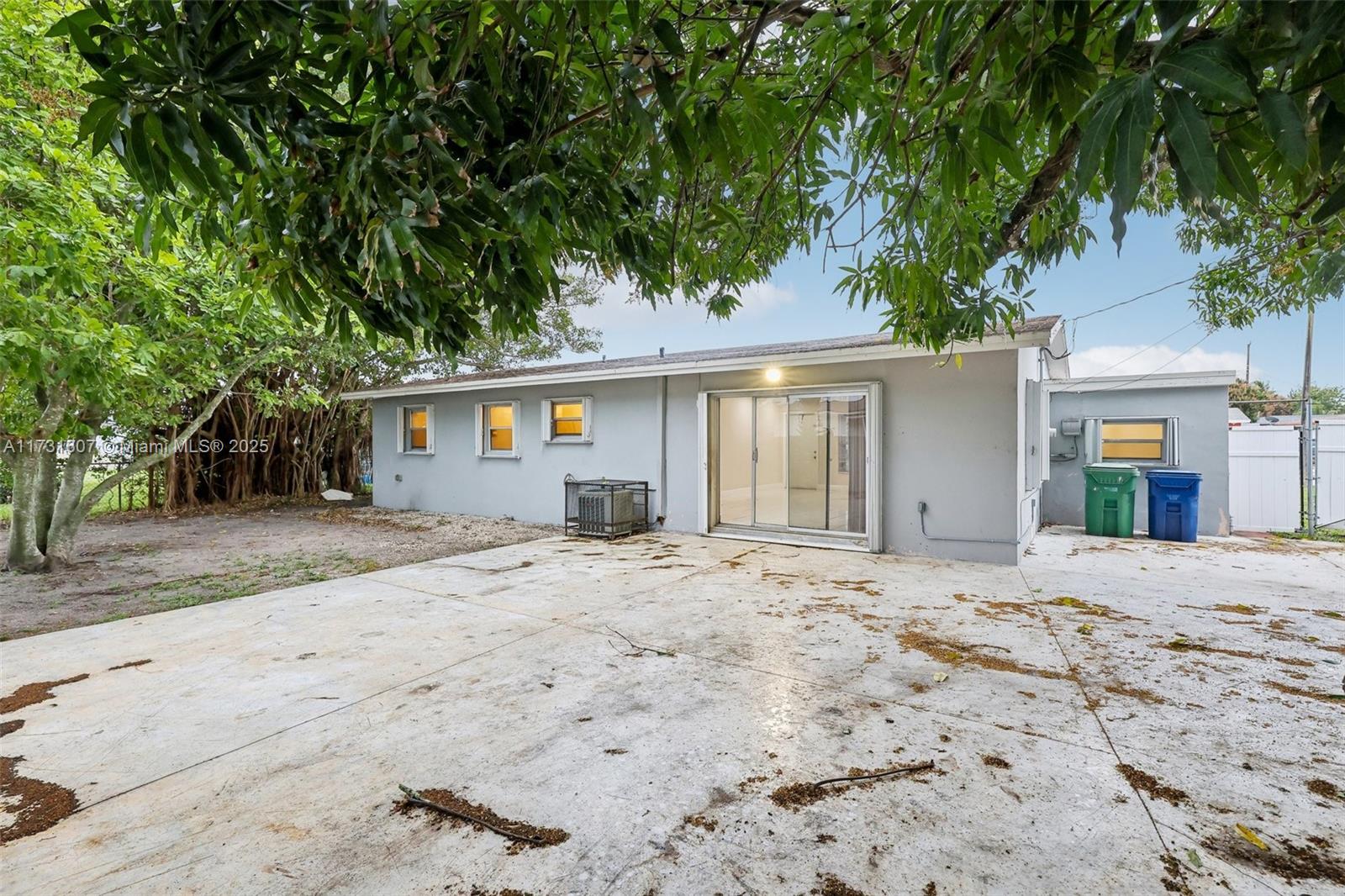 CAROL CITY - Residential