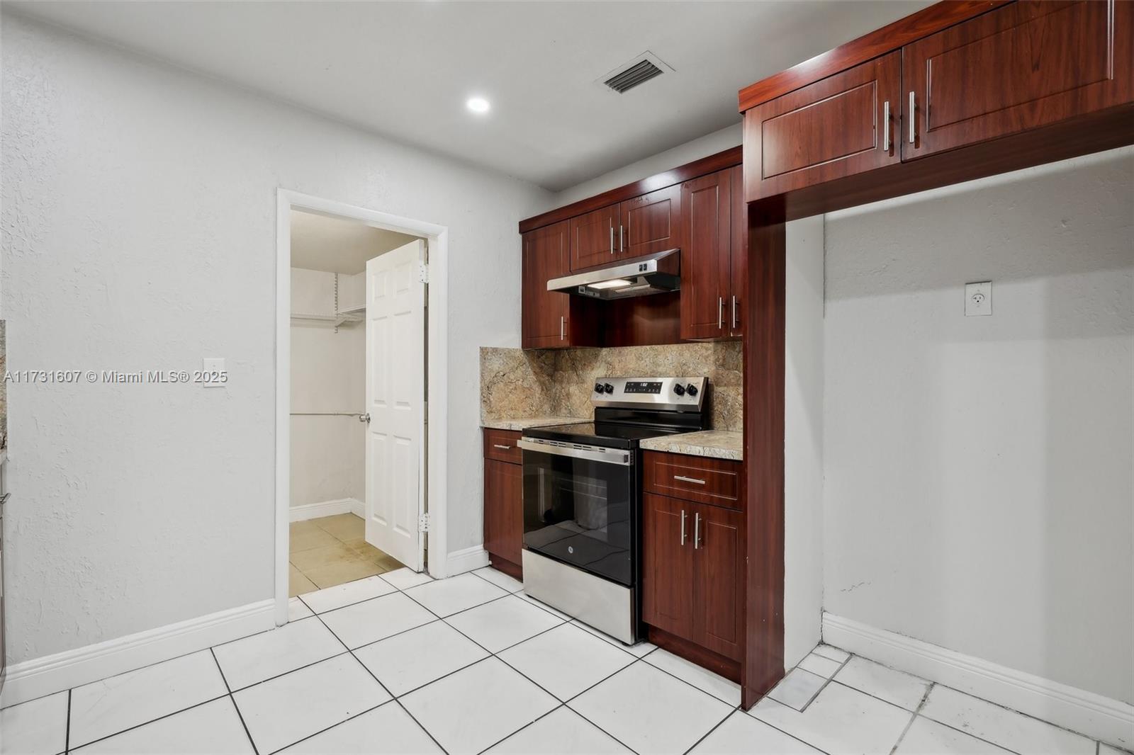 CAROL CITY - Residential