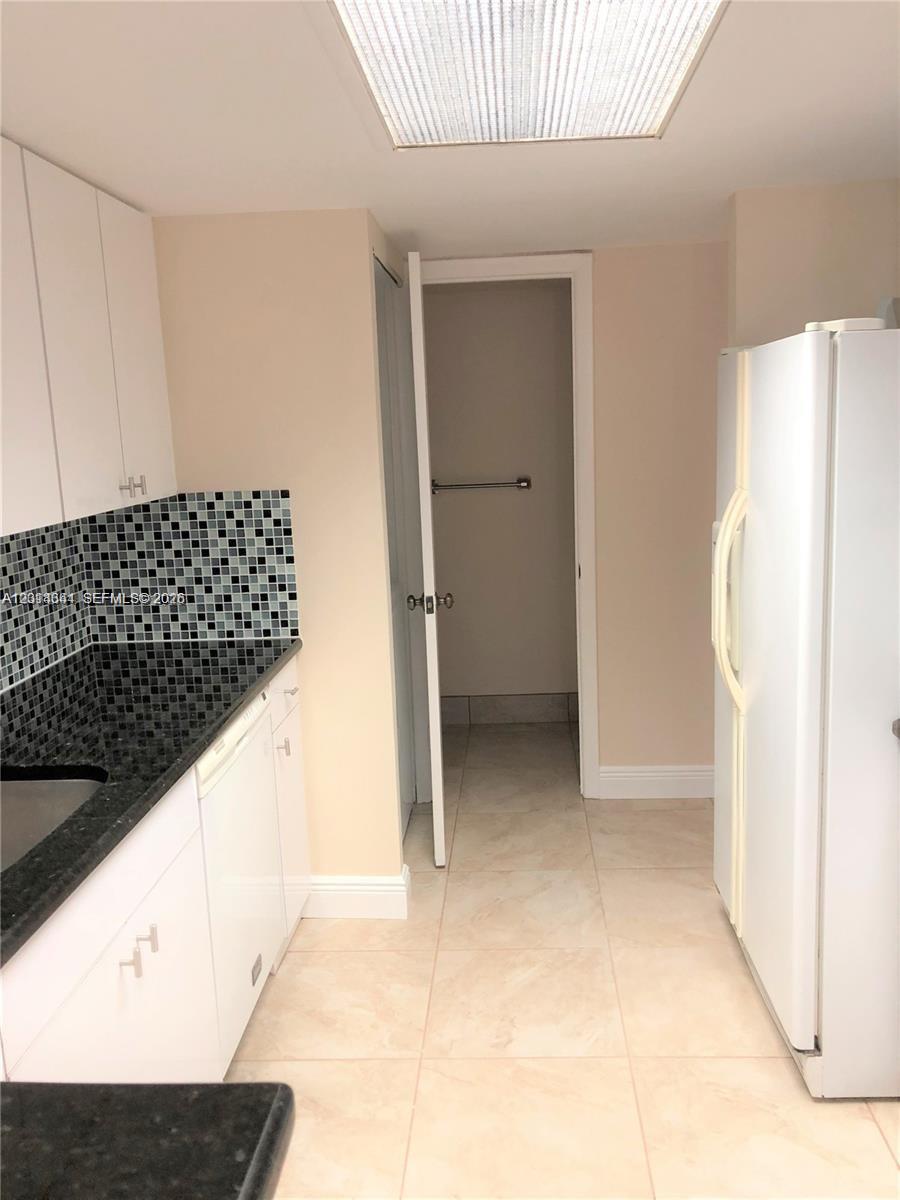 PINEBROOKE CONDO N - Residential Lease