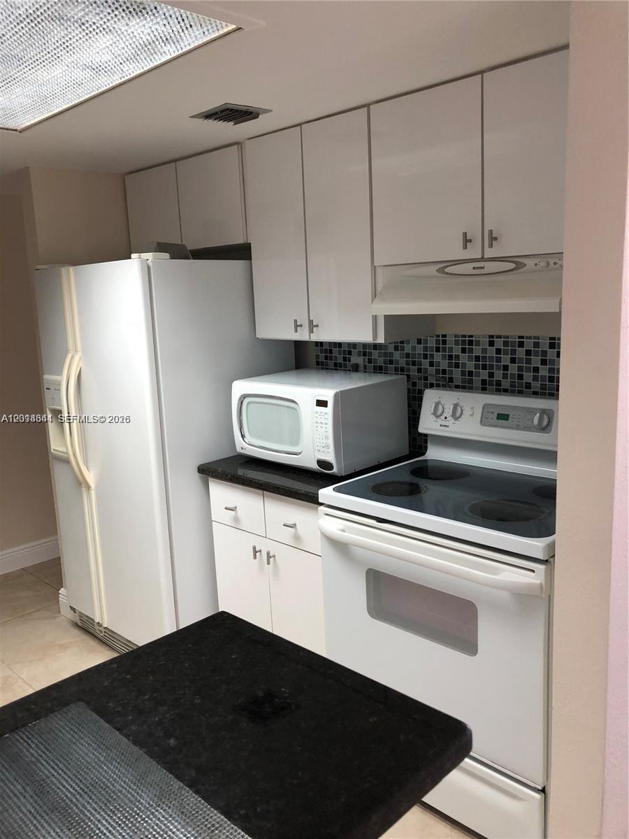 PINEBROOKE CONDO N - Residential Lease