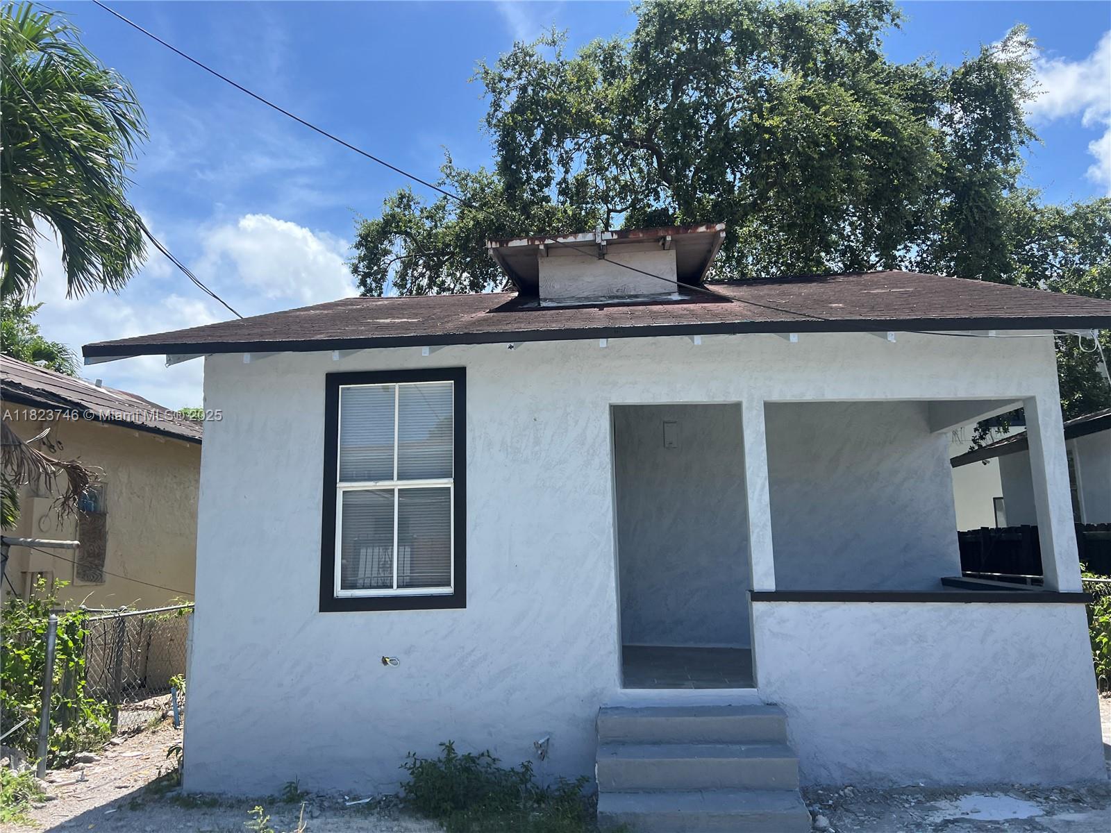Unique opportunity in the heart of Miami. Fully renovated single-family home with modern kitchen and bathrooms, move-in ready or ideal for high-income potential. Located in the vibrant Little Havana neighborhood, surrounded by rapidly growing areas like The Roads, Shenandoah, Coral Way, Brickell, and Coral Gables. Excellent access to main roads including Calle Ocho, SW 27th Ave, US-1, and I-95. Strategic location for both living and investing in one of Miami’s most in-demand and high-growth areas
Available for sale as a single-family home (MLS# A11823715 and A11823746) or as an 8,900 sq ft multi-family lot, zoning CM-1 or T4 (MLS# A11801866)