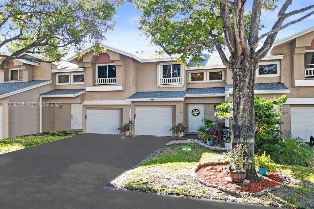 Photo of 2260 W Discovery Cir W, Deerfield Beach, FL 33442 (MLS # A11962695)