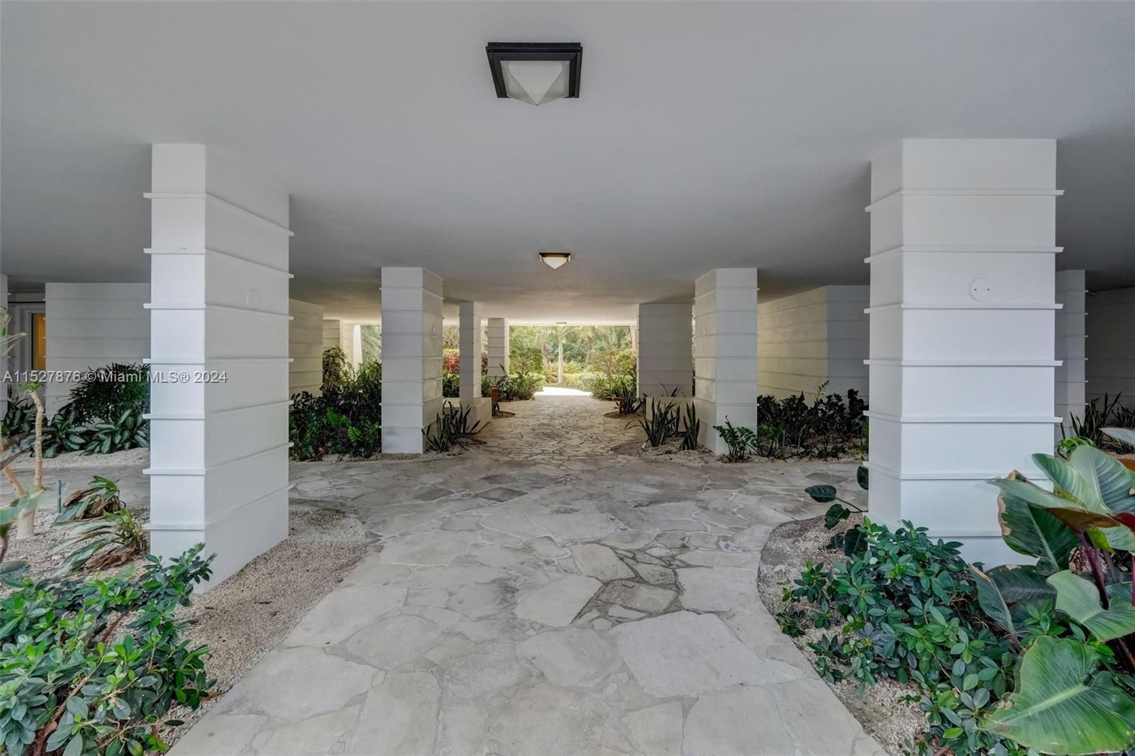 SANDS OF KEY BISCAYNE CON - Residential