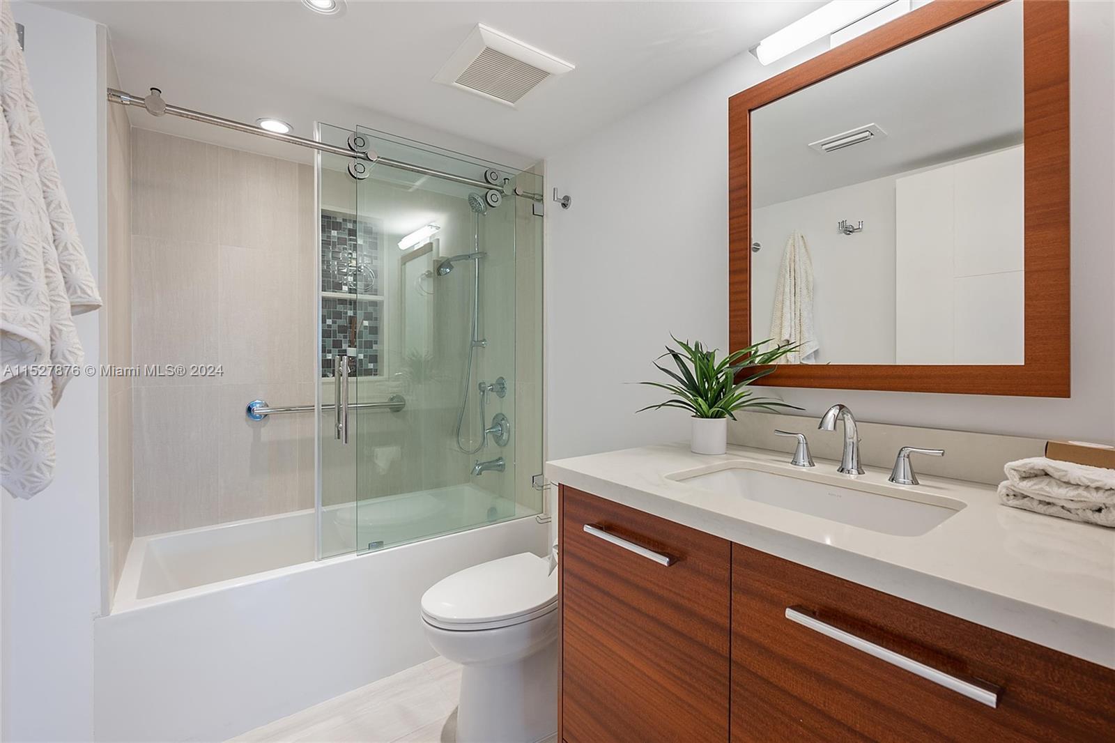 SANDS OF KEY BISCAYNE CON - Residential