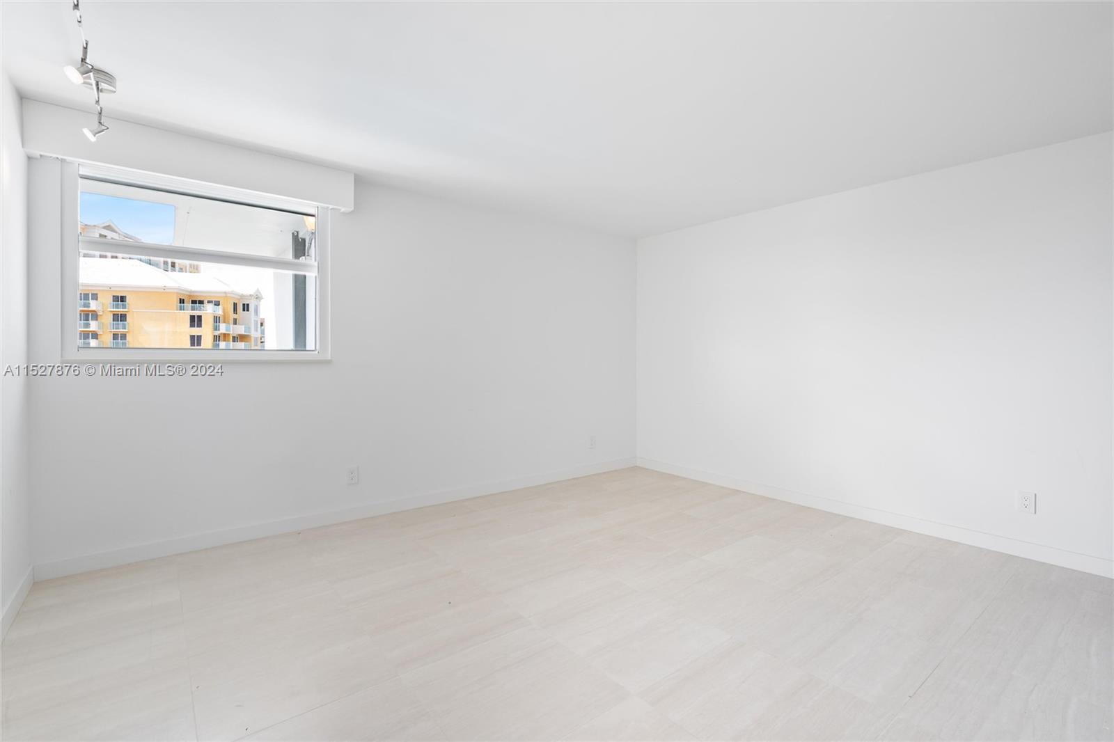 SANDS OF KEY BISCAYNE CON - Residential