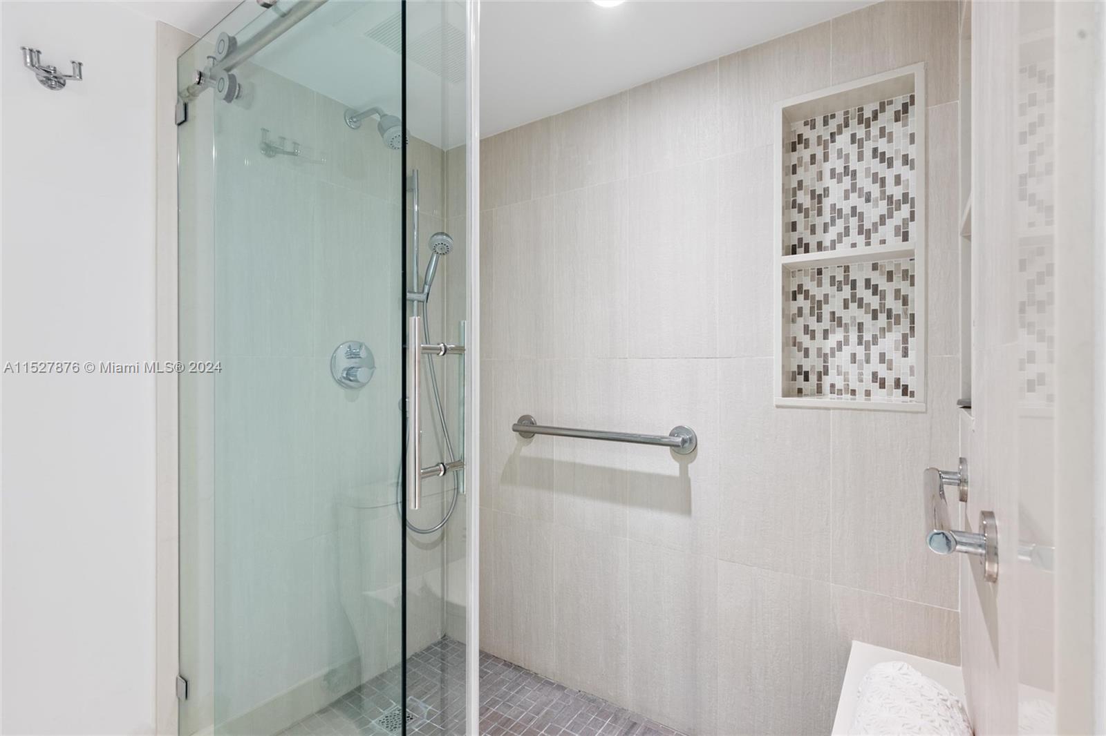 SANDS OF KEY BISCAYNE CON - Residential