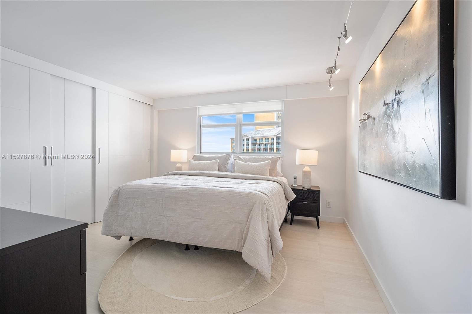 SANDS OF KEY BISCAYNE CON - Residential