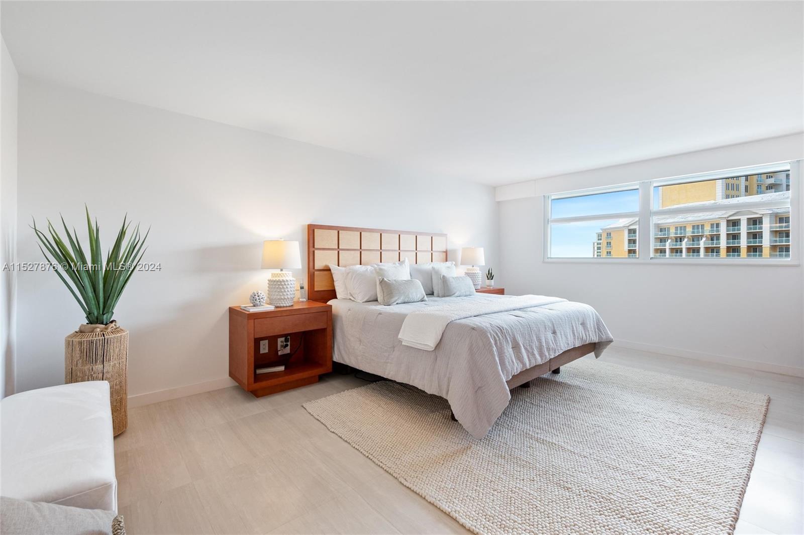 SANDS OF KEY BISCAYNE CON - Residential