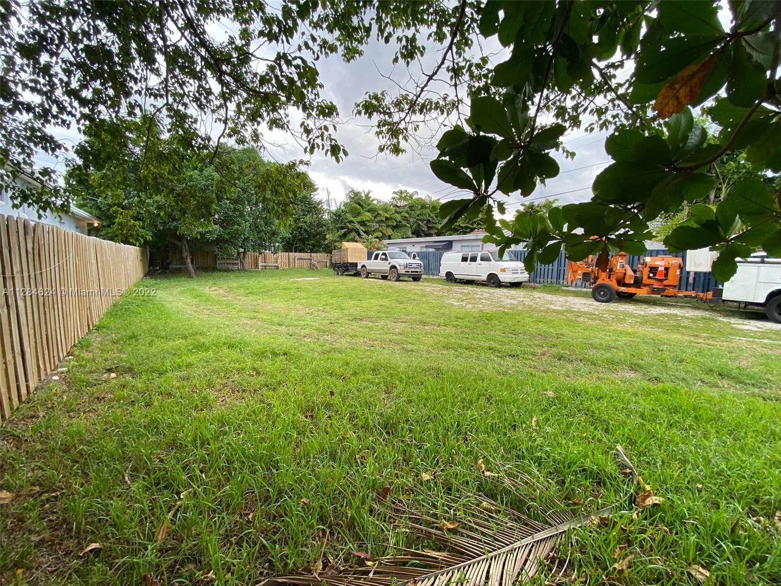Photo 1 of 4 of 224 NE 108th St land