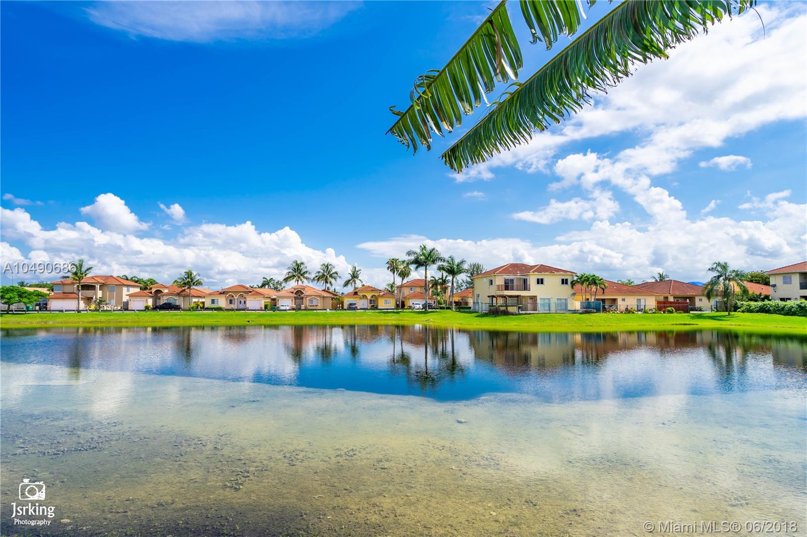 PELICANS POINT AT MILLER - Residential