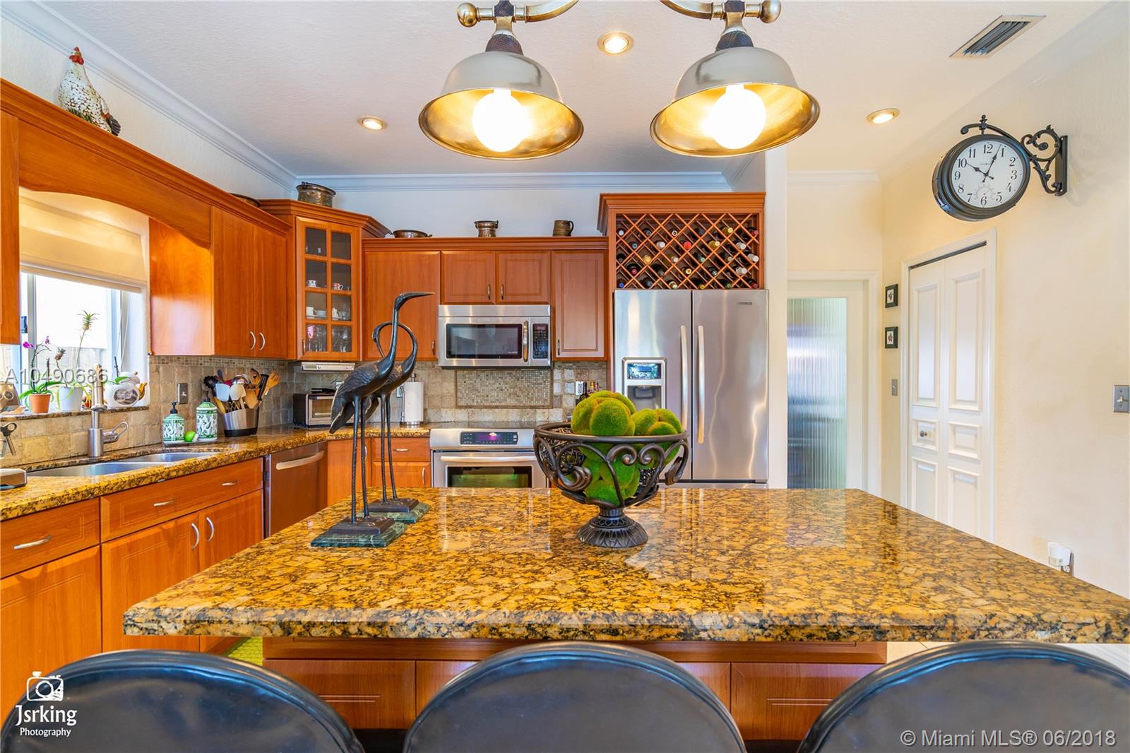 PELICANS POINT AT MILLER - Residential