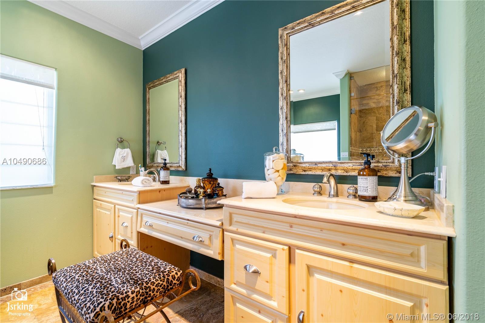 PELICANS POINT AT MILLER - Residential