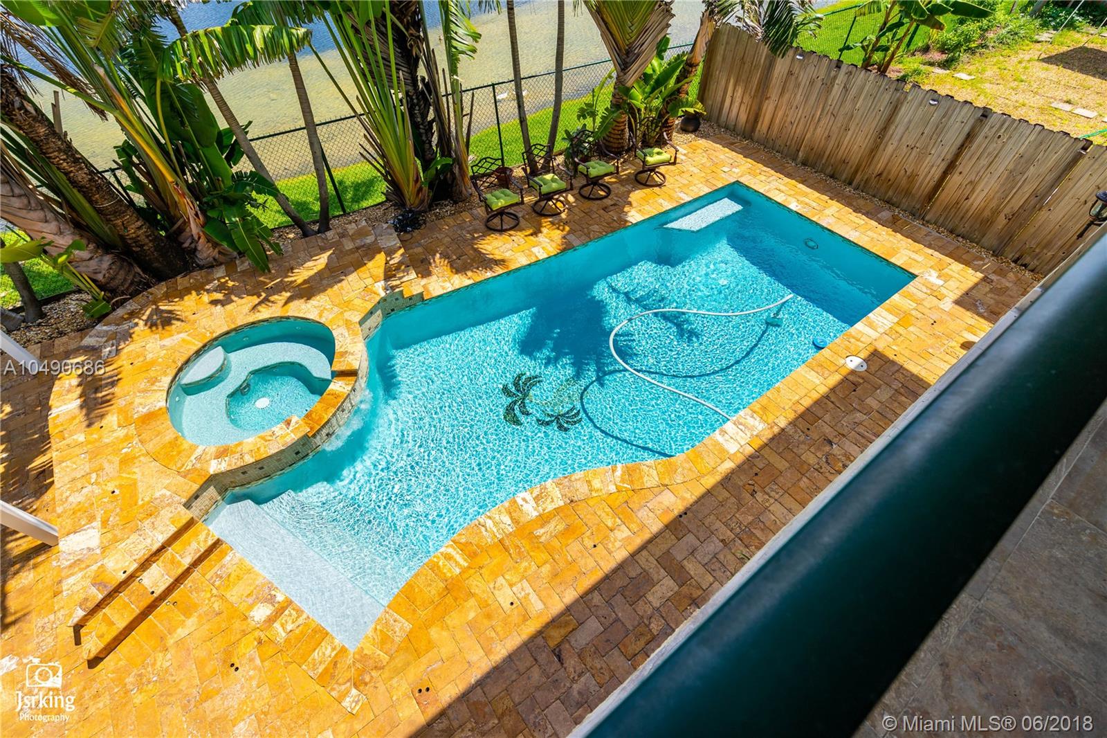 PELICANS POINT AT MILLER - Residential