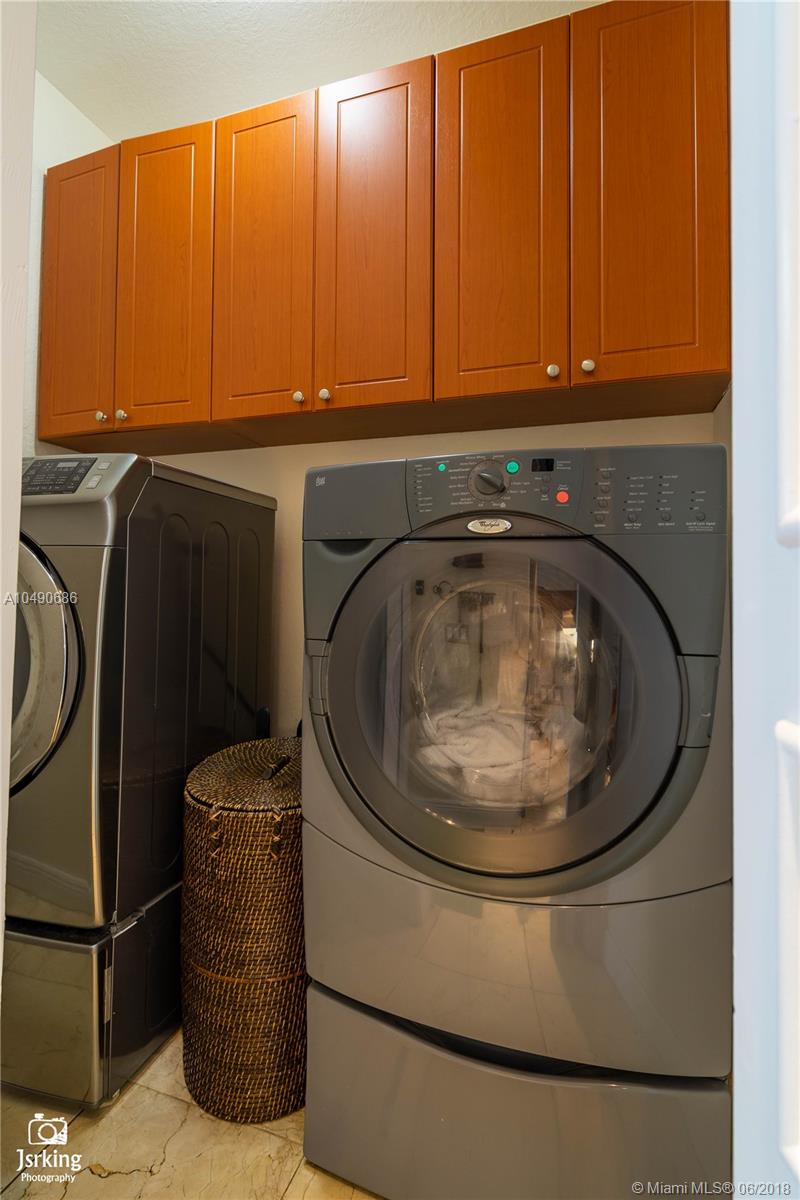 PELICANS POINT AT MILLER - Residential