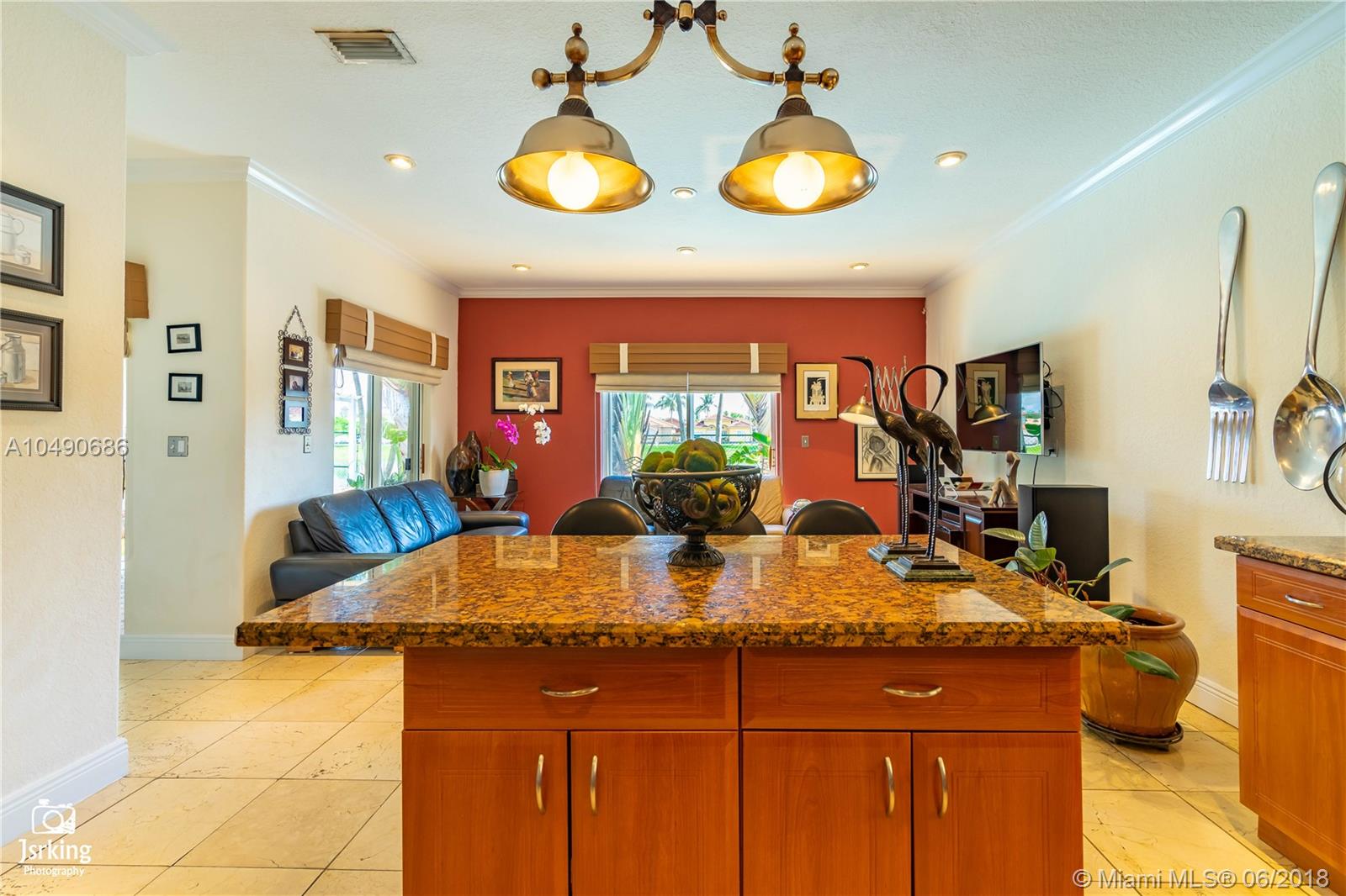 PELICANS POINT AT MILLER - Residential