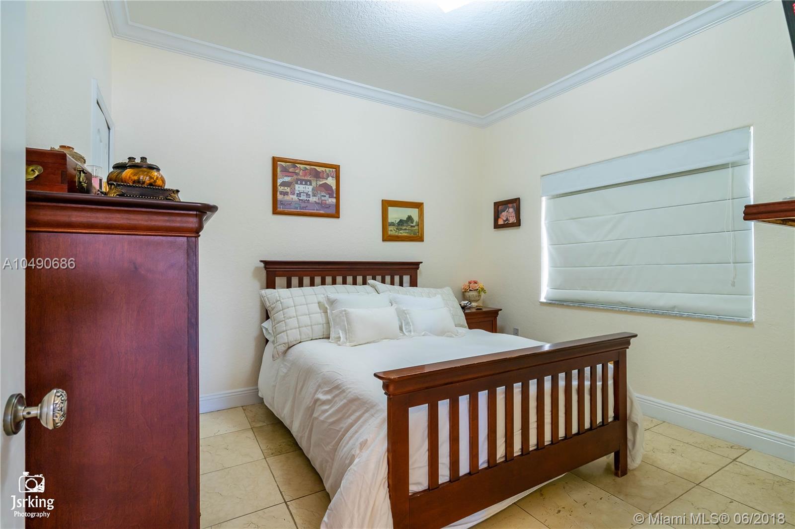 PELICANS POINT AT MILLER - Residential