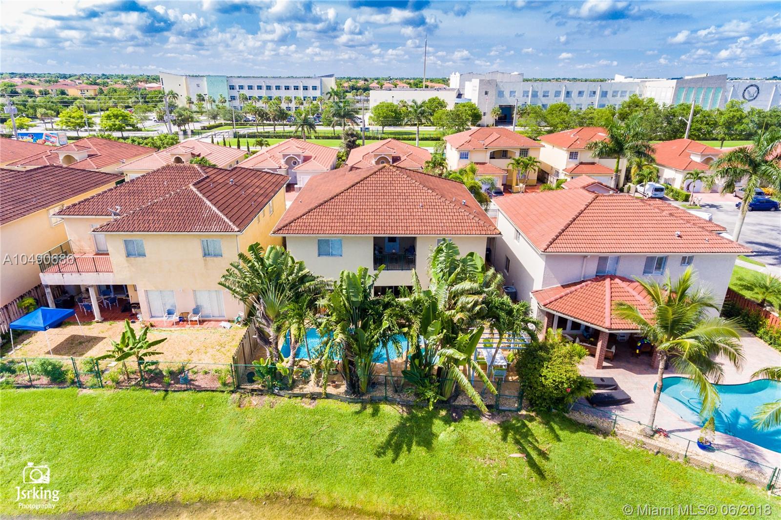 PELICANS POINT AT MILLER - Residential